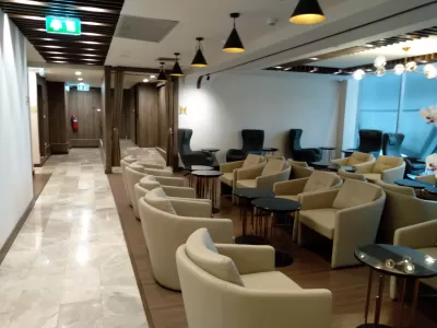 Priority Pass vs Lounge Key : Bekväma platser på ett prioriterat pass-lounge i Bangkok flygplats